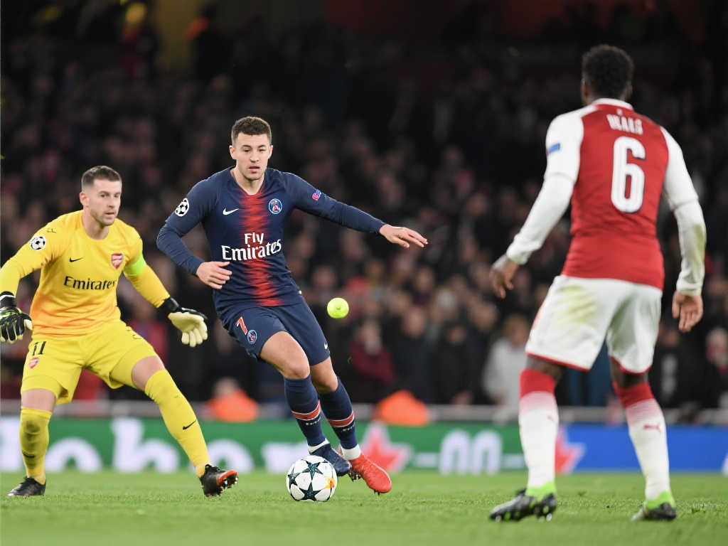 足球中边后 足球中边后